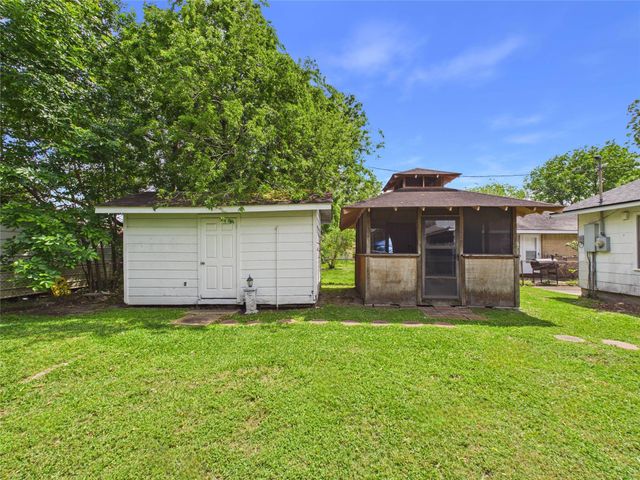 825 Grove Street, Deer Park, TX 77536