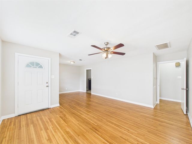 825 Grove Street, Deer Park, TX 77536