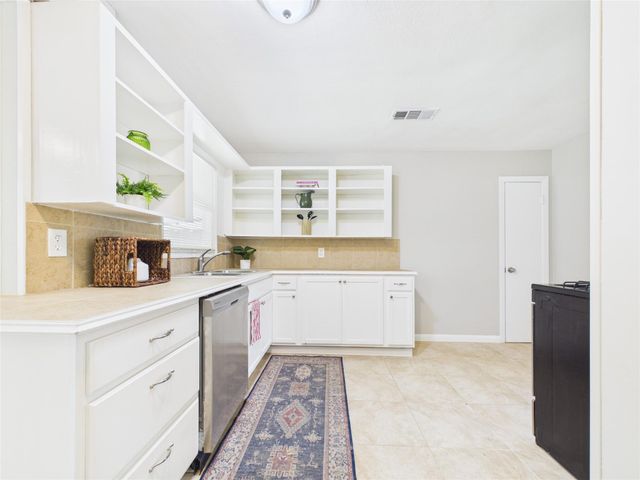 825 Grove Street, Deer Park, TX 77536