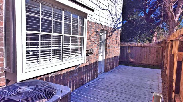 5803 Cinnamon Creek Circle, Houston, TX 77084