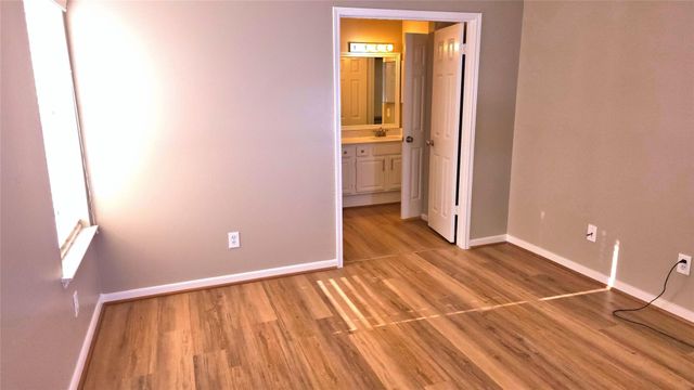 5803 Cinnamon Creek Circle, Houston, TX 77084