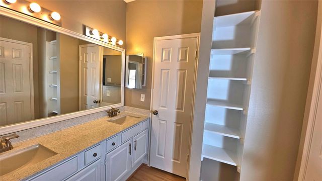 5803 Cinnamon Creek Circle, Houston, TX 77084