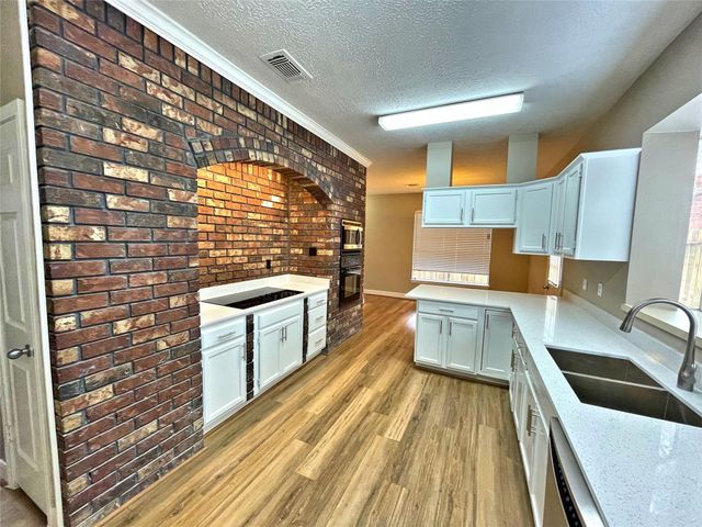 5803 Cinnamon Creek Circle, Houston, TX 77084