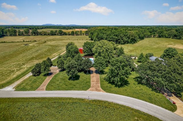 1956 Shady Grove Rd, Morrison, TN 37357