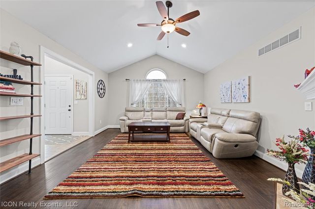 3754 Knightbridge Circle, Sterling Heights, MI 48314