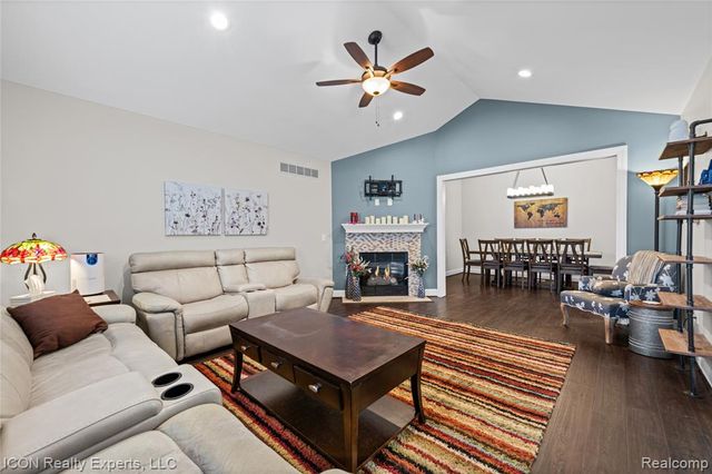 3754 Knightbridge Circle, Sterling Heights, MI 48314