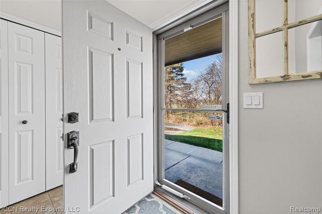 3754 Knightbridge Circle, Sterling Heights, MI 48314