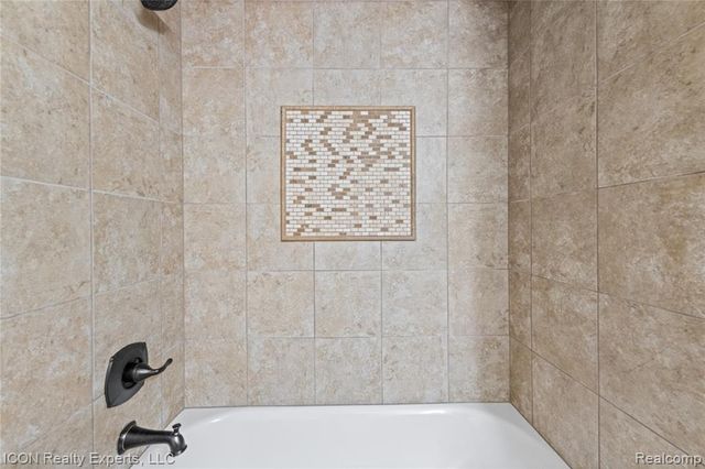 3754 Knightbridge Circle, Sterling Heights, MI 48314