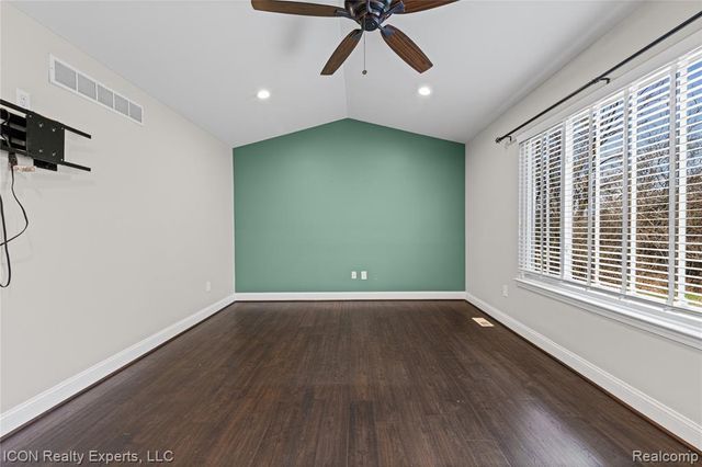 3754 Knightbridge Circle, Sterling Heights, MI 48314