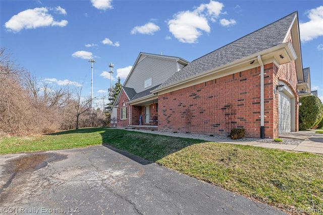 3754 Knightbridge Circle, Sterling Heights, MI 48314