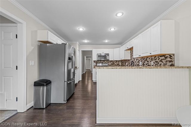 3754 Knightbridge Circle, Sterling Heights, MI 48314