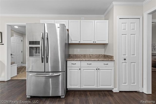3754 Knightbridge Circle, Sterling Heights, MI 48314