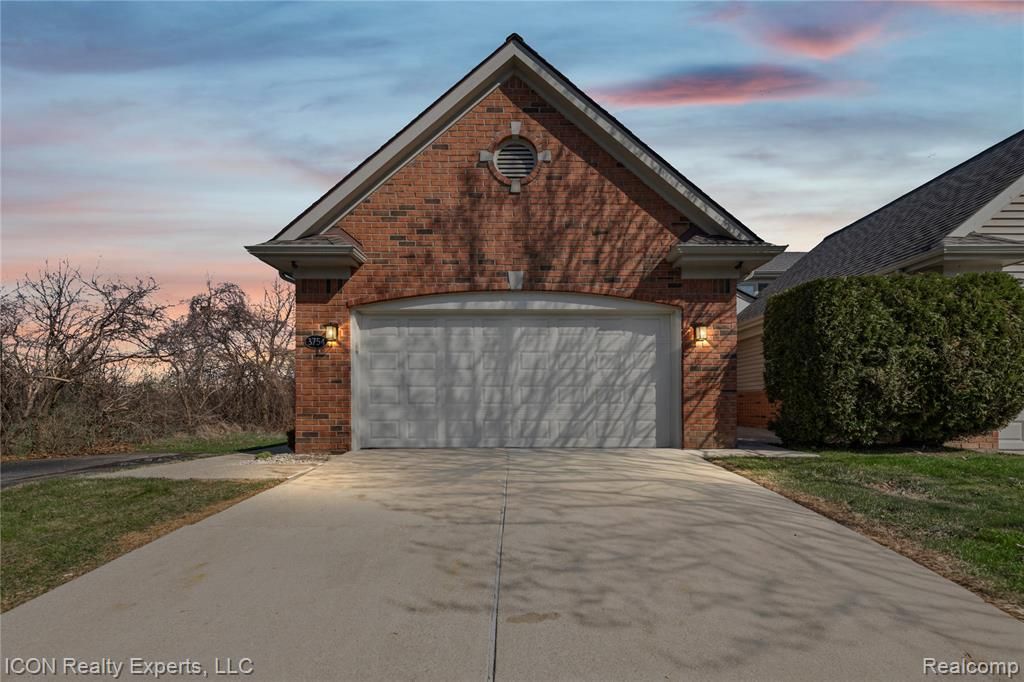 3754 Knightbridge Circle, Sterling Heights, MI 48314