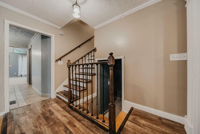 300 Dunbarton Road, Gahanna, OH 43230