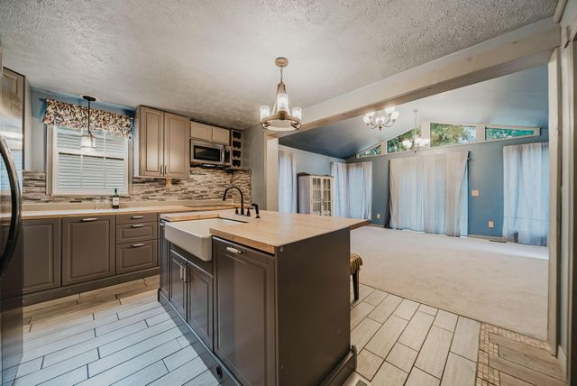 300 Dunbarton Road, Gahanna, OH 43230