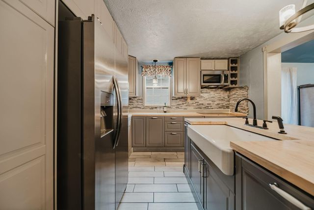 300 Dunbarton Road, Gahanna, OH 43230
