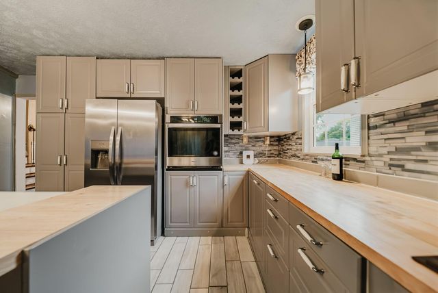 300 Dunbarton Road, Gahanna, OH 43230
