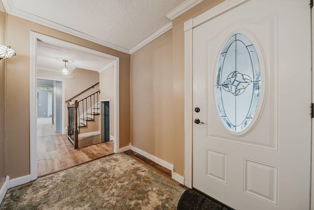 300 Dunbarton Road, Gahanna, OH 43230