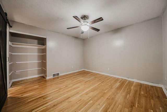 300 Dunbarton Road, Gahanna, OH 43230