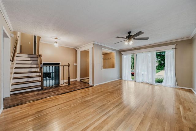 300 Dunbarton Road, Gahanna, OH 43230