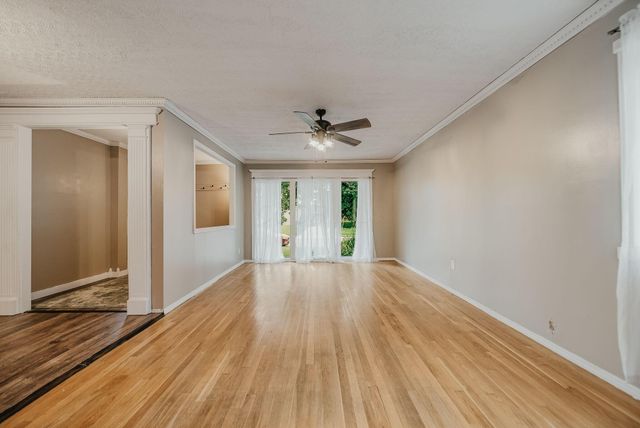 300 Dunbarton Road, Gahanna, OH 43230