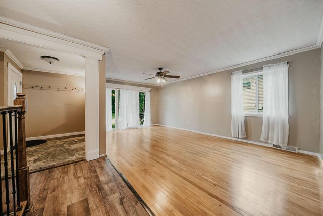 300 Dunbarton Road, Gahanna, OH 43230
