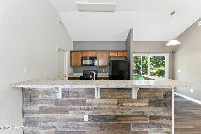 146 Wedgewood Drive, Moyock, NC 27958