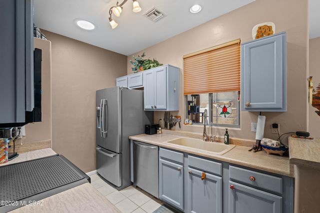 3717 S Camino Del Cefiro, Green Valley, AZ 85614