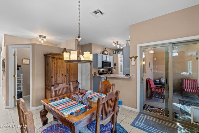 3717 S Camino Del Cefiro, Green Valley, AZ 85614