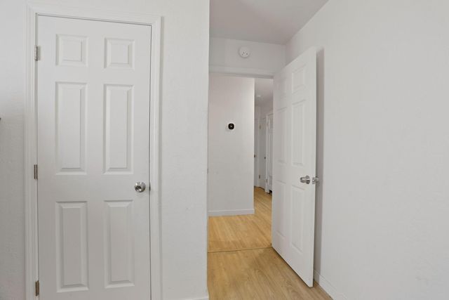 6038 Fruitridge Rd, Sacramento, CA 95820