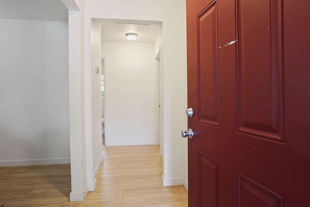 6038 Fruitridge Rd, Sacramento, CA 95820