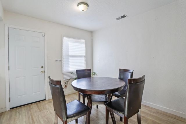 6038 Fruitridge Rd, Sacramento, CA 95820