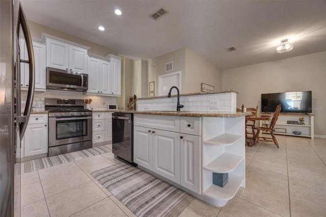 901 WYNBROOK LANE, Deland, FL 32724