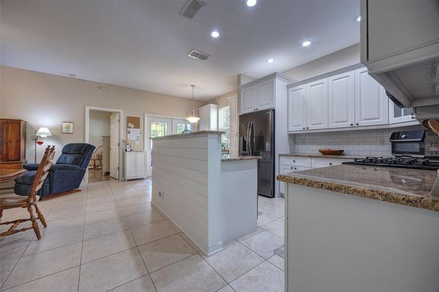901 WYNBROOK LANE, Deland, FL 32724