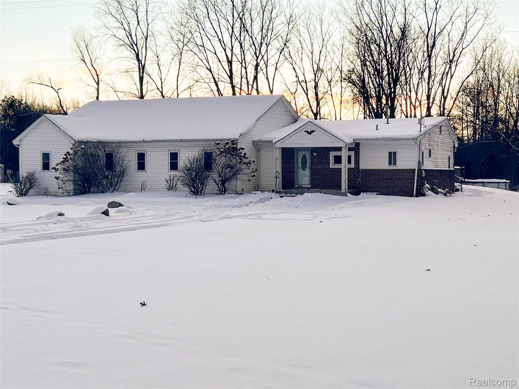 1290 Hunter Road, Brighton, MI 48114
