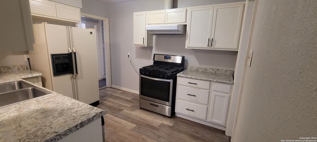 111 COLTON DR, San Antonio, TX 78209