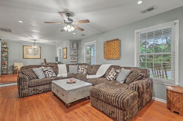 203 Shaftesbury Lane, Summerville, SC 29485