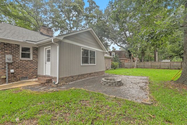 203 Shaftesbury Lane, Summerville, SC 29485
