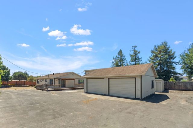 18 Hawthorne Avenue, Watsonville, CA 95076