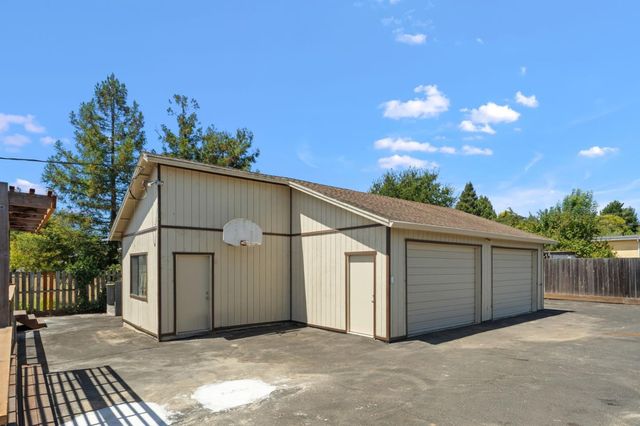 18 Hawthorne Avenue, Watsonville, CA 95076