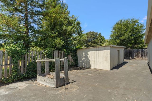 18 Hawthorne Avenue, Watsonville, CA 95076