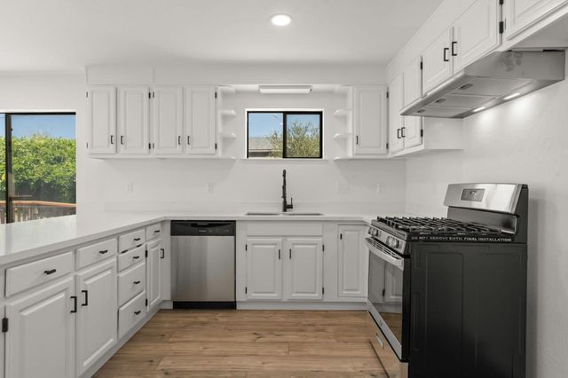 18 Hawthorne Avenue, Watsonville, CA 95076