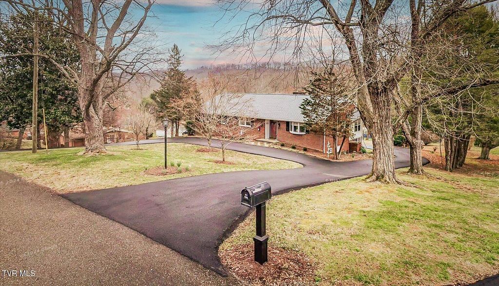 4525 Chickasaw Road, Kingsport, TN 37664