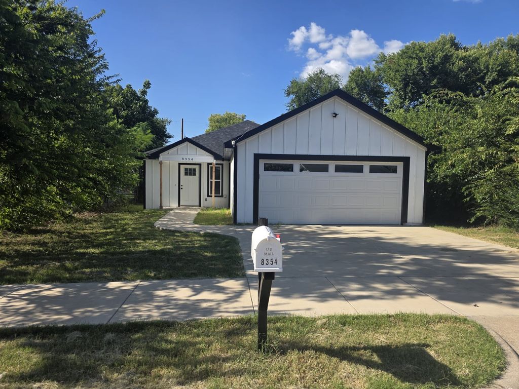 8354 Sussex Street, White Settlement, TX 76108