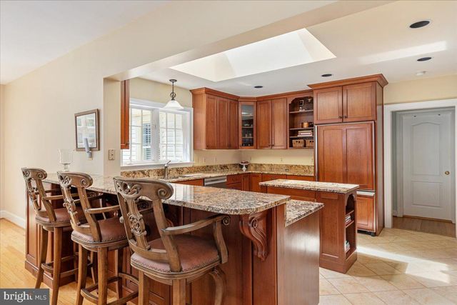 7131 WOODLAND DR, Springfield, VA 22151