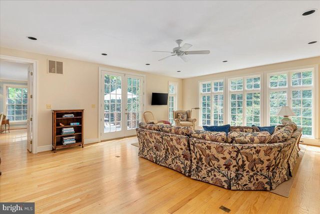 7131 WOODLAND DR, Springfield, VA 22151