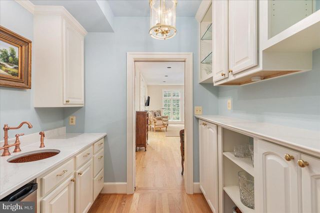 7131 WOODLAND DR, Springfield, VA 22151
