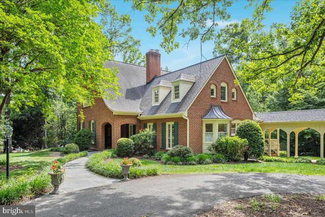 7131 WOODLAND DR, Springfield, VA 22151