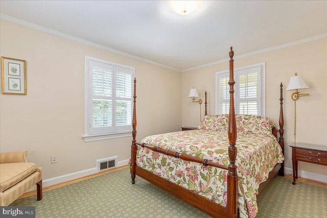 7131 WOODLAND DR, Springfield, VA 22151