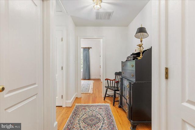 7131 WOODLAND DR, Springfield, VA 22151